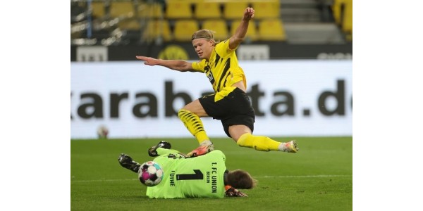 Erling Braut Håland vil velge å utføre mirakler på egenhånd eller være villig til å bli med gigantene